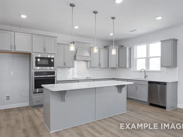 85 Charred Oak Ct, Lillington, NC 27546