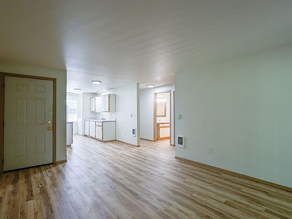 3rd image of 7823 NE Fourth Plain Blvd #D33