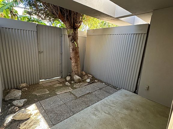 5th image of 2286 N Junipero Ave APT 3