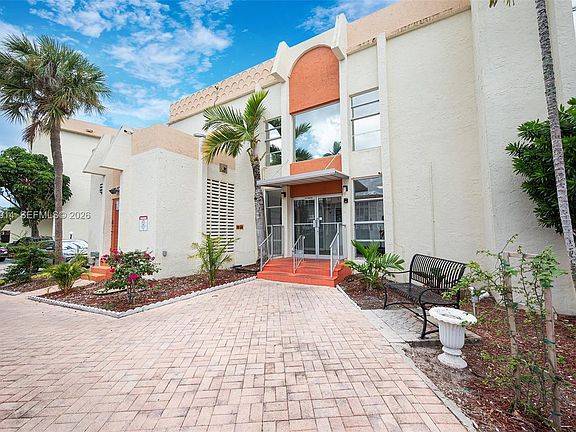 5th image of 801 Three Islands Blvd APT 103