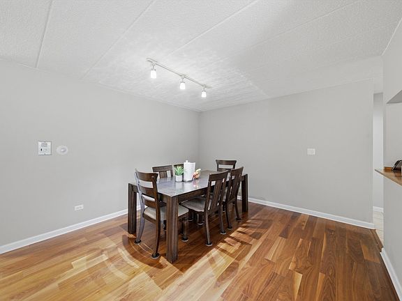 4th image of 6490 N Northwest Hwy APT 1C