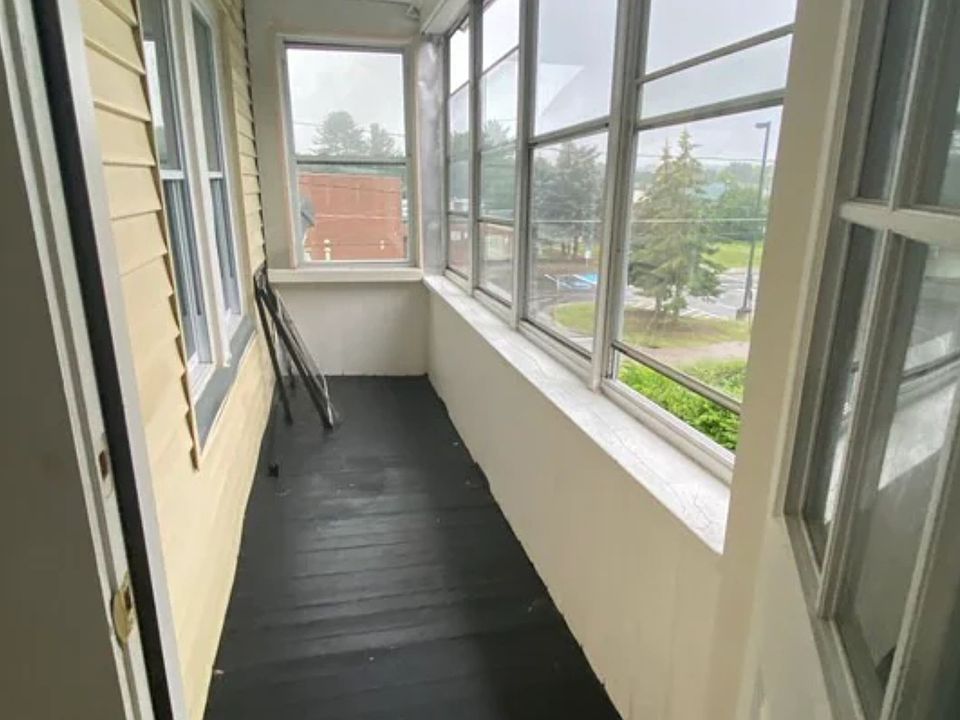 2nd image of 128 Bowers St #2