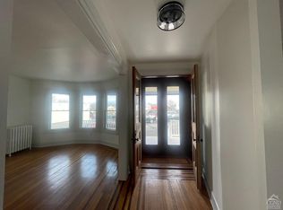 817 Columbia St, Hudson, NY 12534