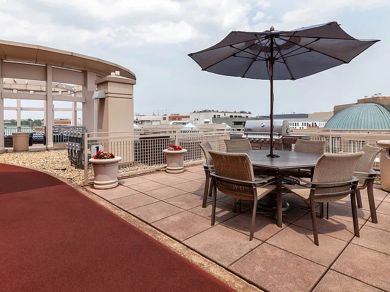 Rooftop Lounge