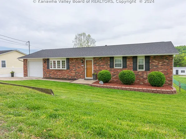 105 Beech St, Eleanor, WV 25070