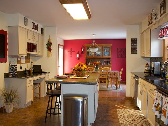 5th image of 4 Crestwood Ln