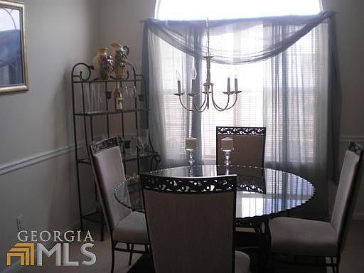 4th image of 1672 Village Place Cir NE