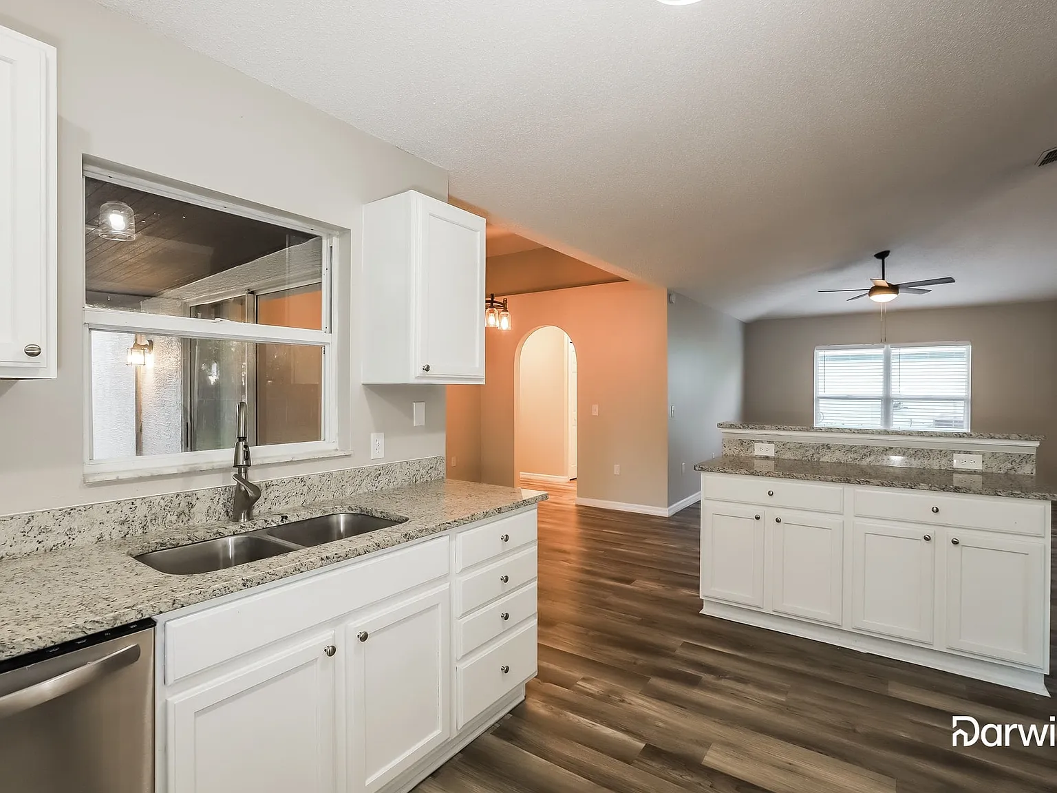 3 bed, 2.0 bath, 1555 sqft, $2,099 — Photo 3