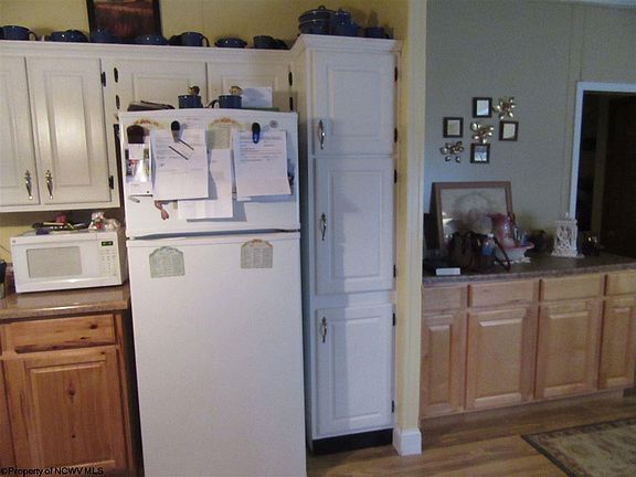 3rd image of 59 Wintergreen Ln
