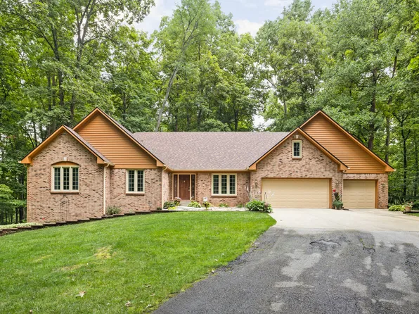 201 S Clear Creek Dr, Martinsville, IN 46151