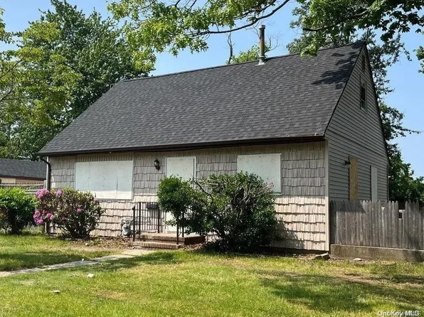 2 W 23rd Street, Deer Park, NY 11729