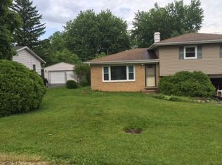 1420 Adams St, Lake In The Hills, IL 60156