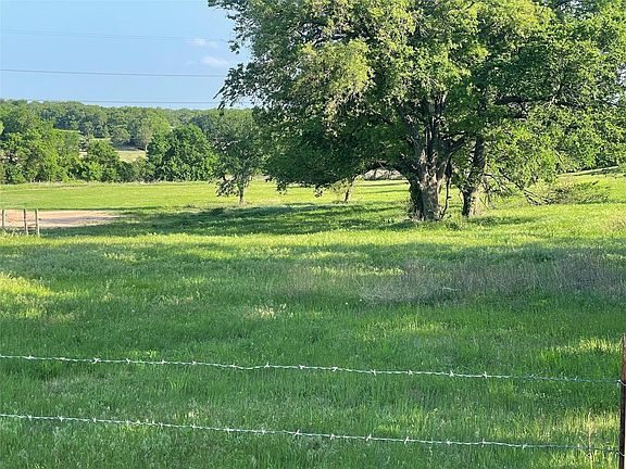 4th image of 858 County Road 2395