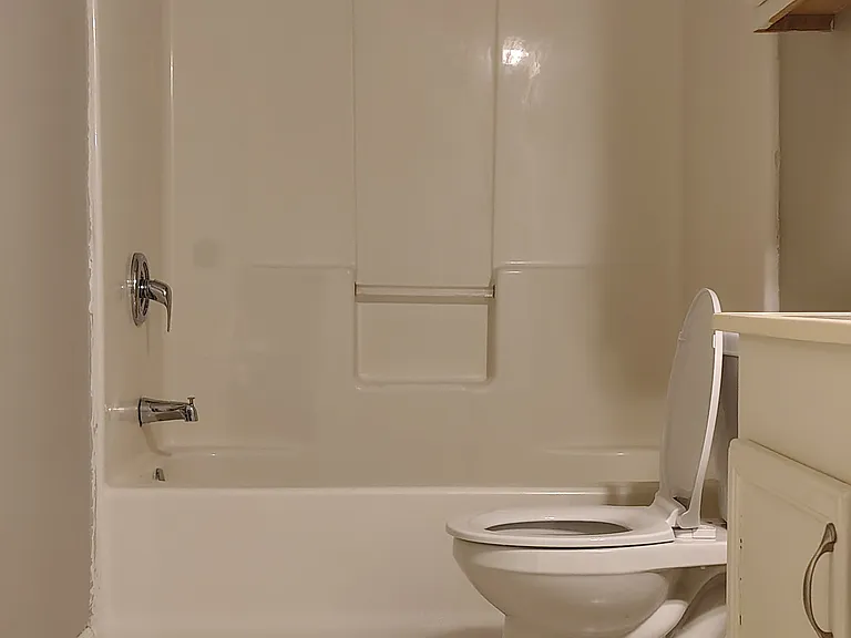 304 Leo Dr — Photo 13