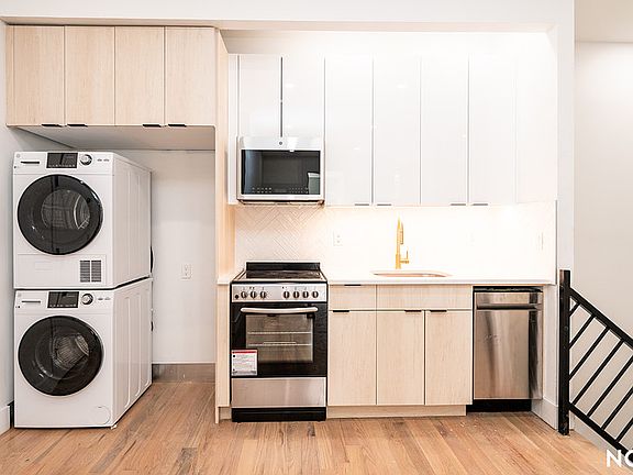 3rd image of 489 Grand St #5A