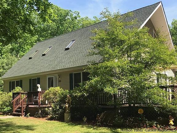 2nd image of 220 Steven St