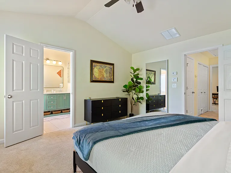 Pecan Knoll Dr — Photo 21