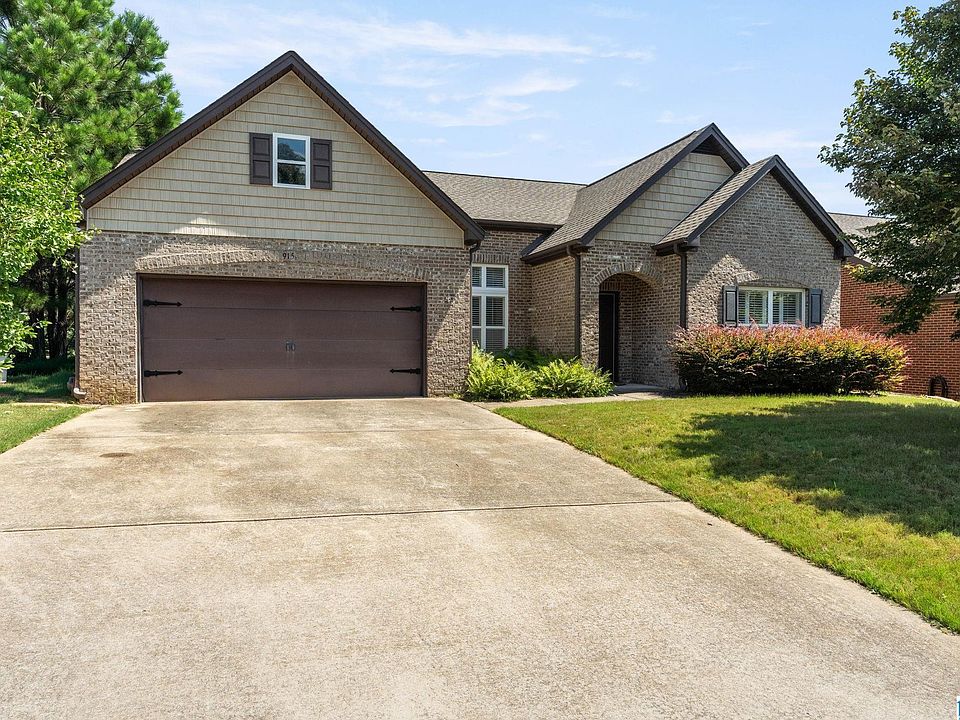 1st image of 915 Valley Cir