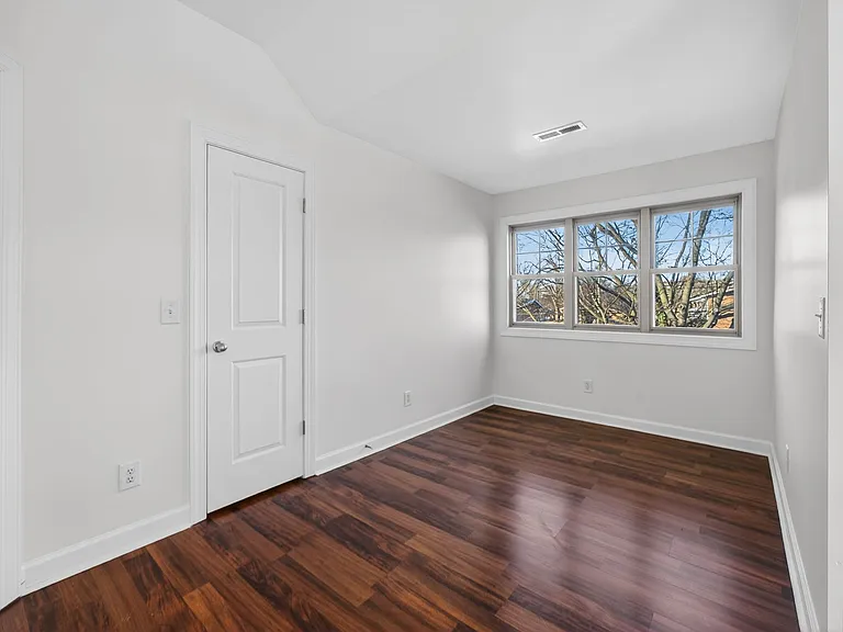 1103 Summit Ave — Photo 20