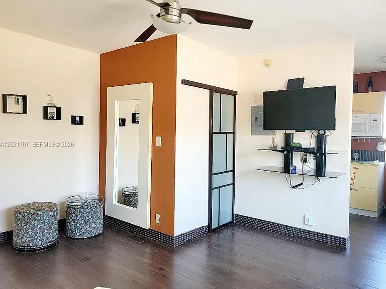 322 Harding St #B101 — Photo 13