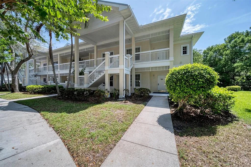 2 bed, 2.0 bath, 1114 sqft, $3,000 — Photo 2