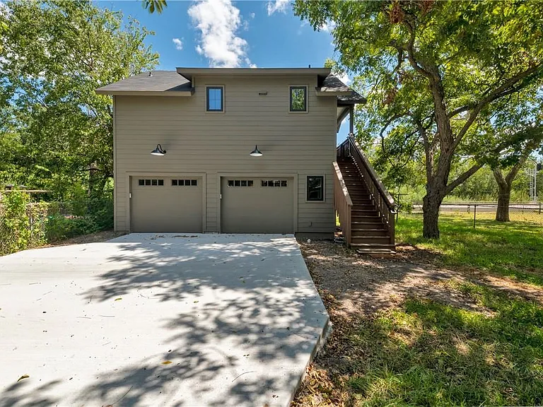 7505 Grover Ave #GARAGE B — Photo 2