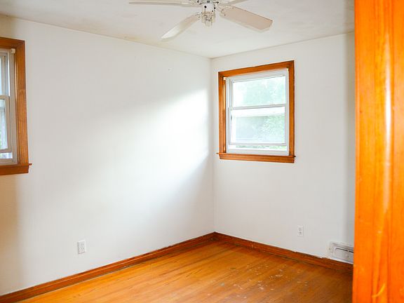 4th image of 156 W Winspear Ave Floor 2