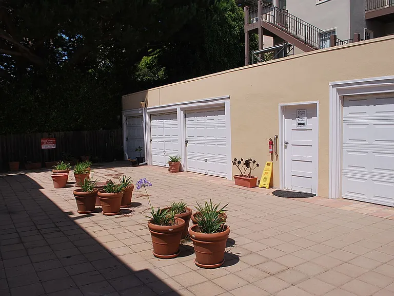 847 Poli St — Photo 19