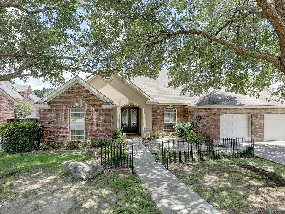 1st image of 104 Twisted Oak Dr
