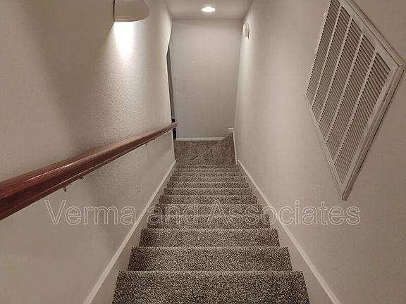 5th image of 3003 SW Deerfield Blvd Unit 1