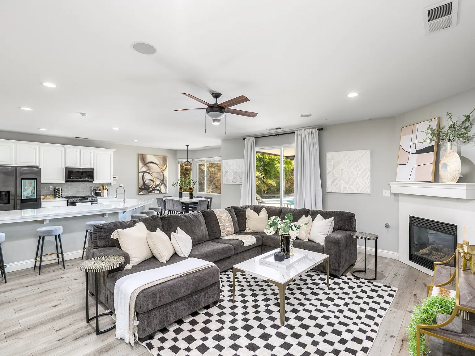 10910 Mayacamas Dr — Photo 3