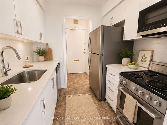 2nd image of 250 Frederick St #1005