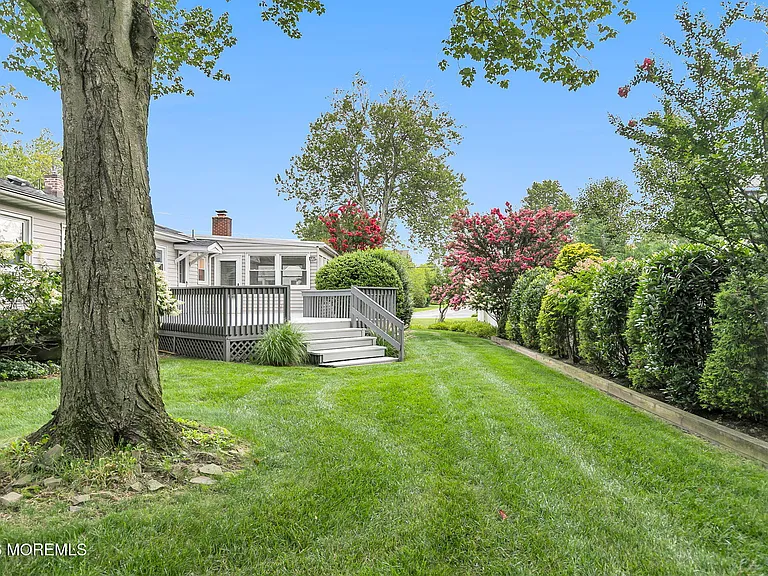 453 Milton Ave — Photo 32