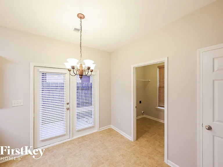 2132 Spaulding Pl — Photo 5
