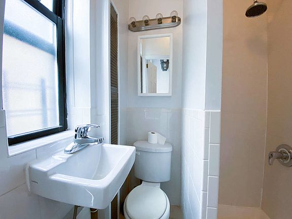 4th image of 235 E 84th St #30F
