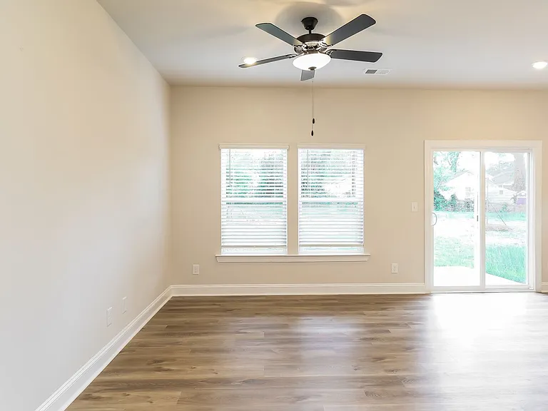 3609 Corbett St — Photo 10