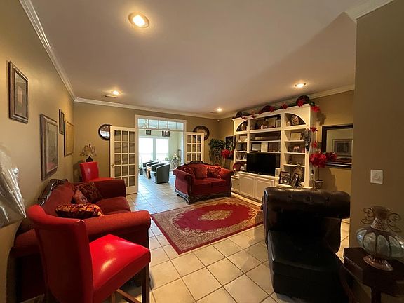 5th image of 524 Patricia Dr