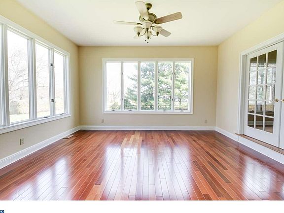5th image of 22 Cove Rd