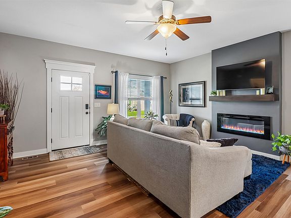 4th image of 2711 SW 23rd St