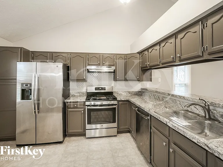 7795 Kenetta Ct — Photo 6