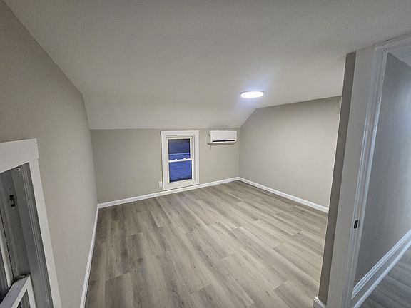 3rd image of 17 Maple Ave