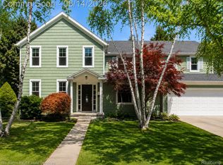 16845 Maumee Ave, Grosse Pointe, MI 48230