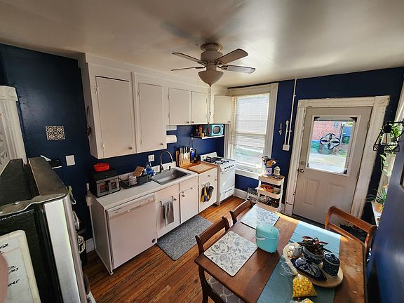 5th image of 100 N Sheppard St #1