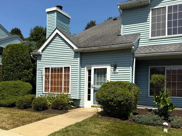 329 Pondview Dr, Harleysville, PA 19438