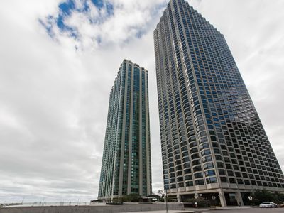 195 N Harbor Dr APT 4209, Chicago, IL, 60601