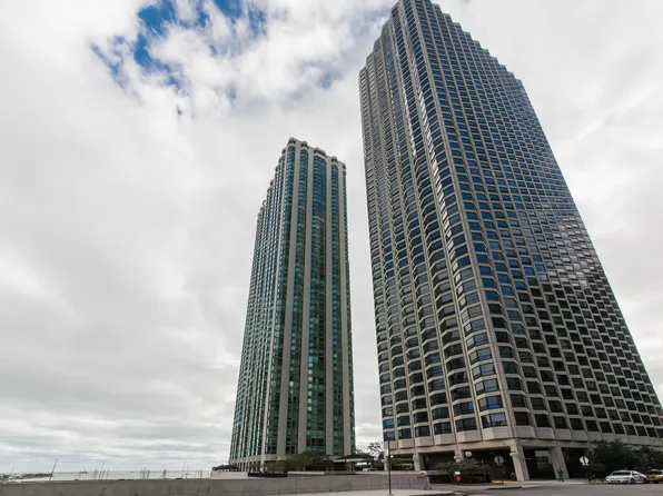 195 N Harbor Dr APT 4209, Chicago, IL 60601
