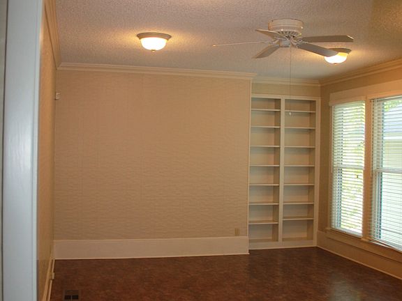 3rd image of 920 Ontario St