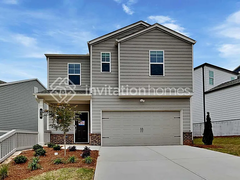 136 Webster Cir — Photo 1