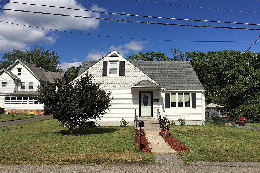 1st image of 7 Lent Ave