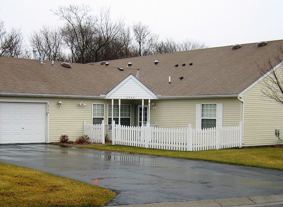 55 Plus  Neighborhood!